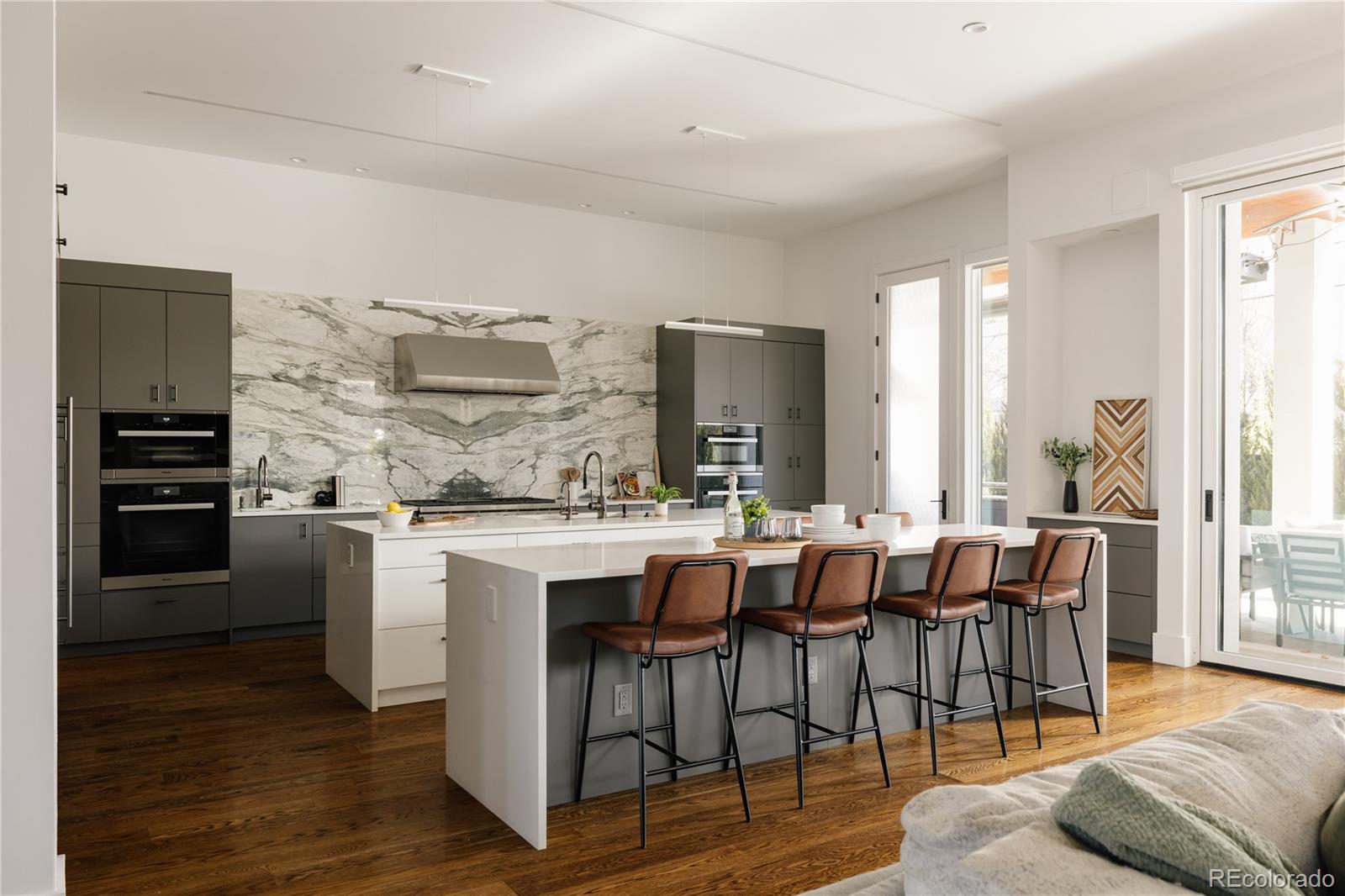 164 S Fairfax Street