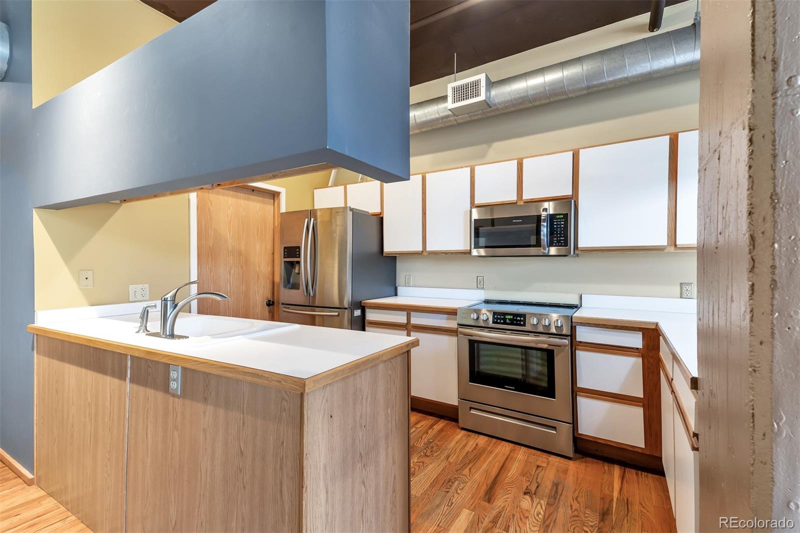 290 W 12th Avenue Unit: 401