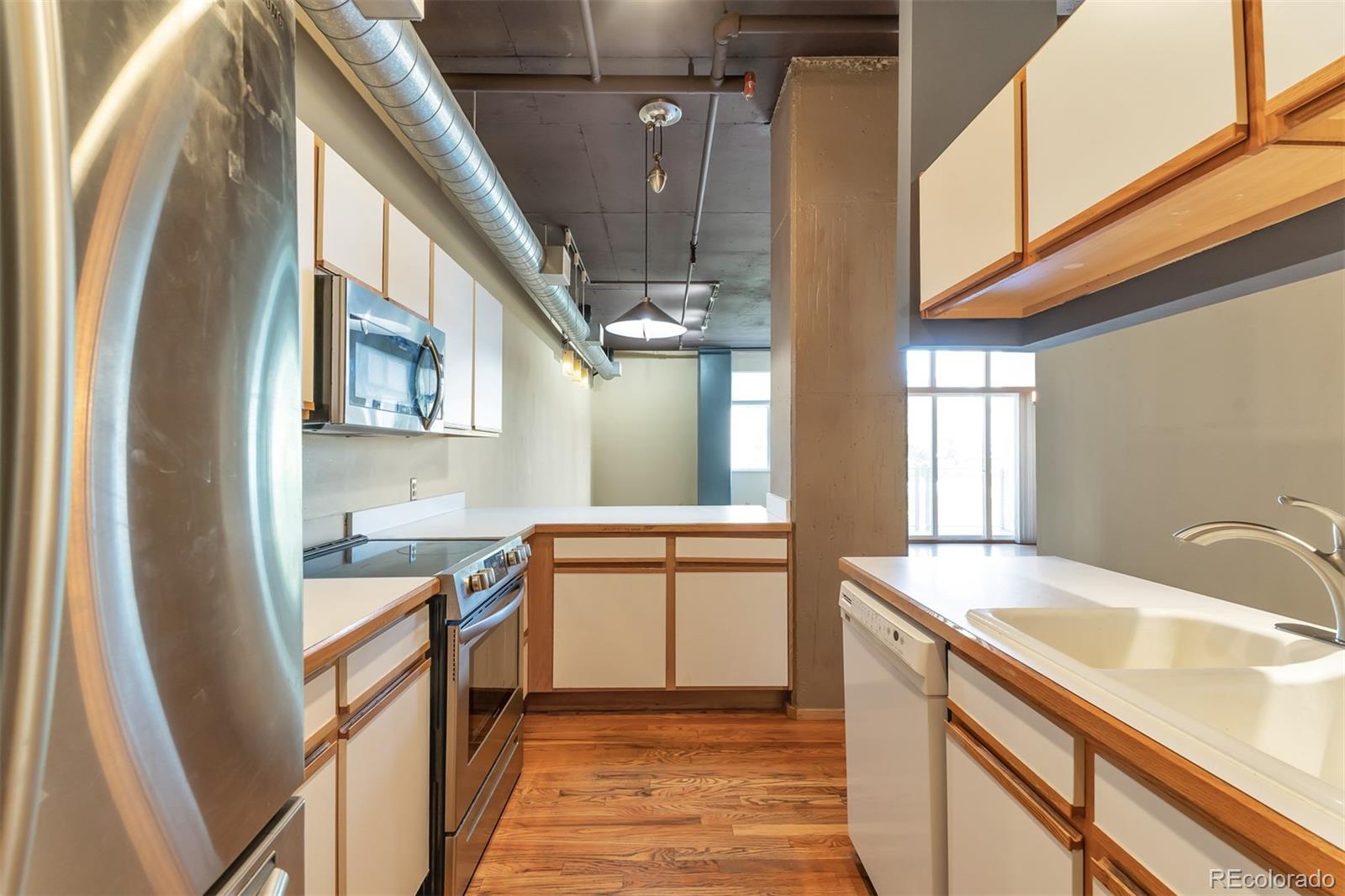 290 W 12th Avenue Unit: 401