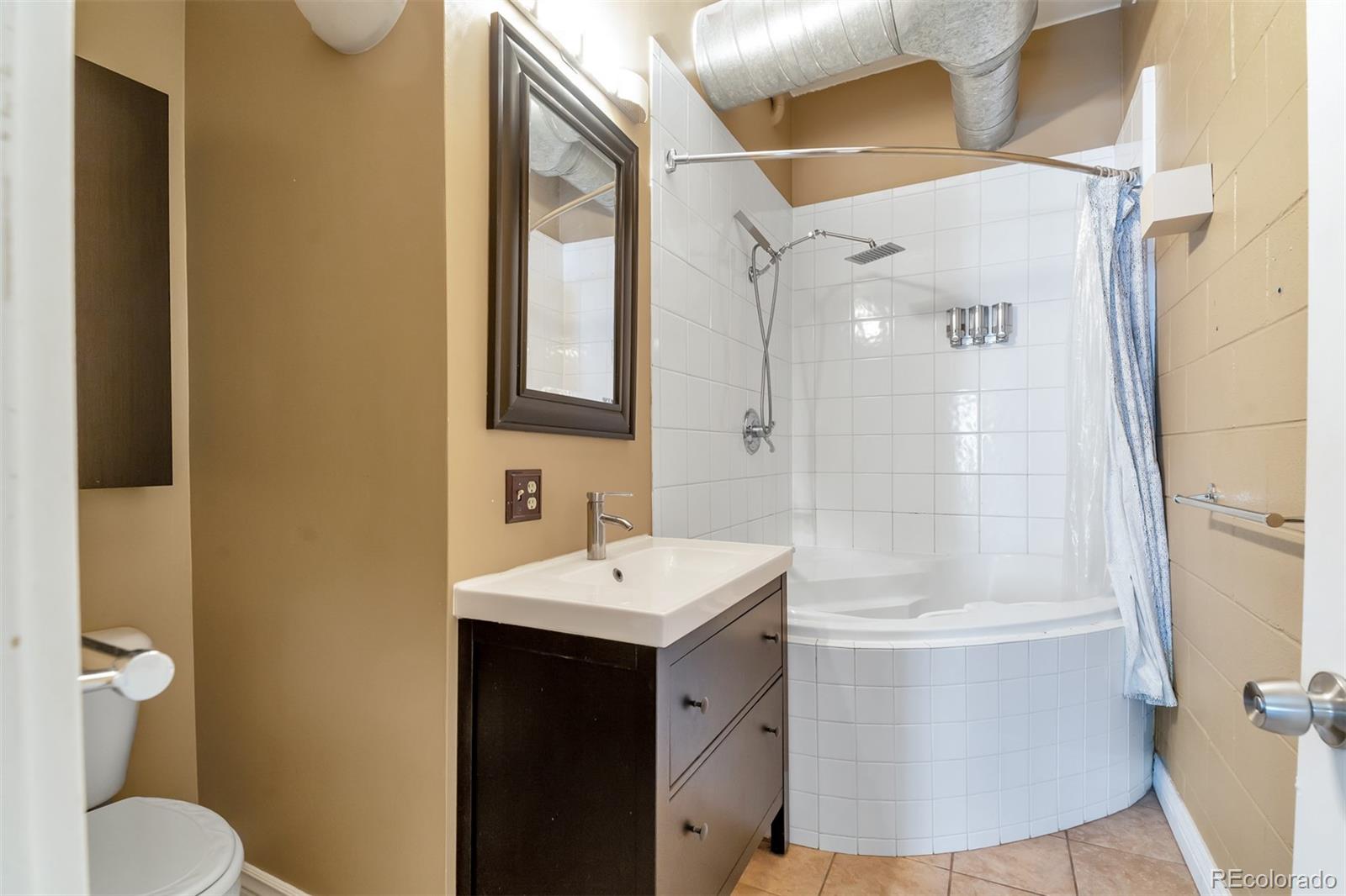 290 W 12th Avenue Unit: 401
