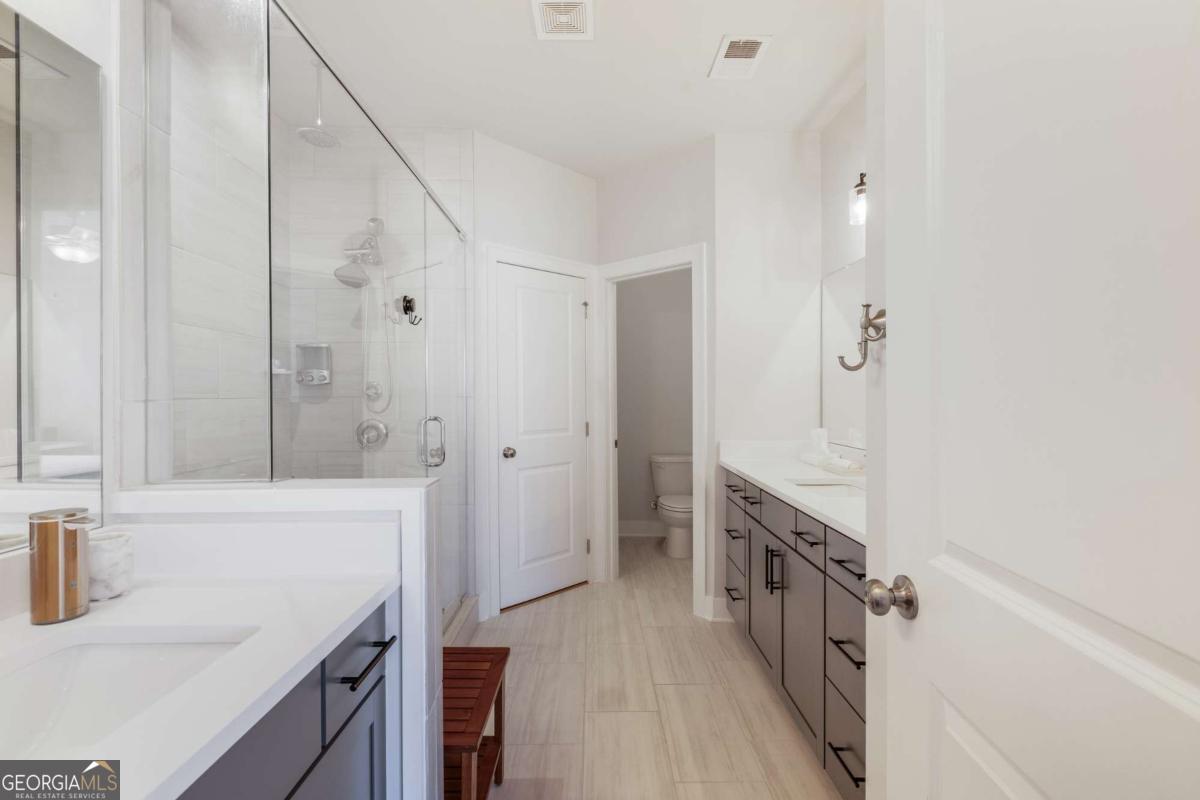 2161 Burnside Drive NW