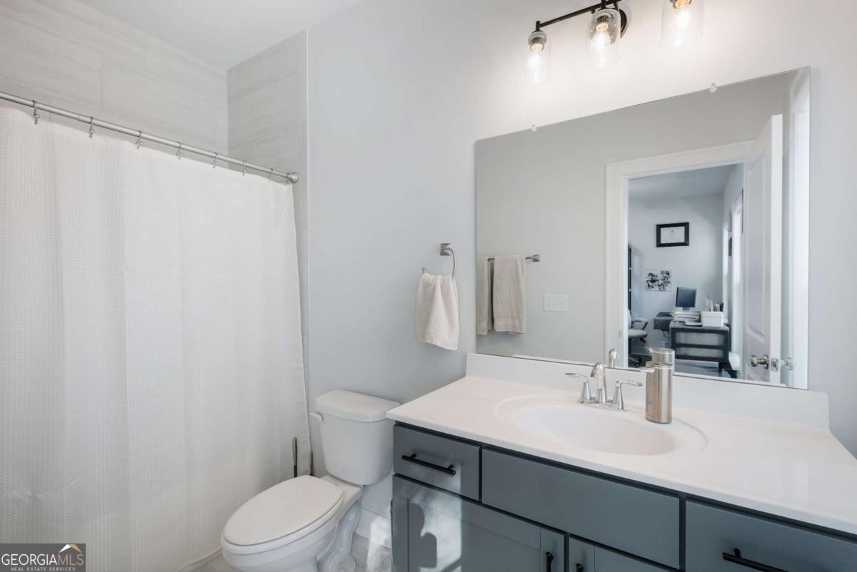 2161 Burnside Drive NW