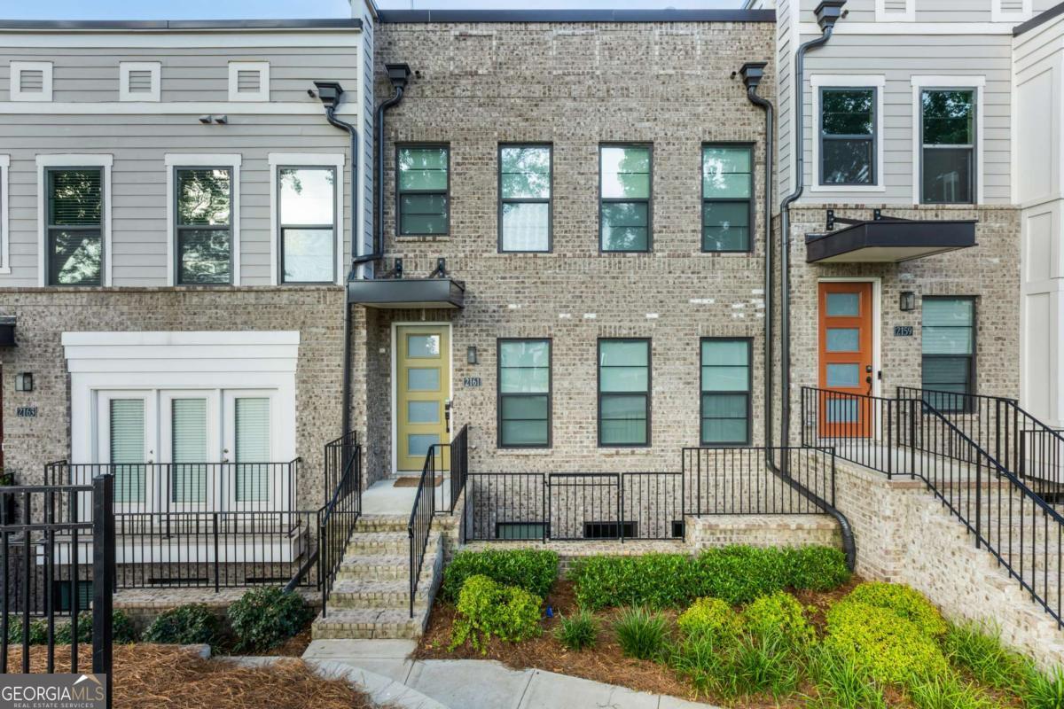 2161 Burnside Drive NW