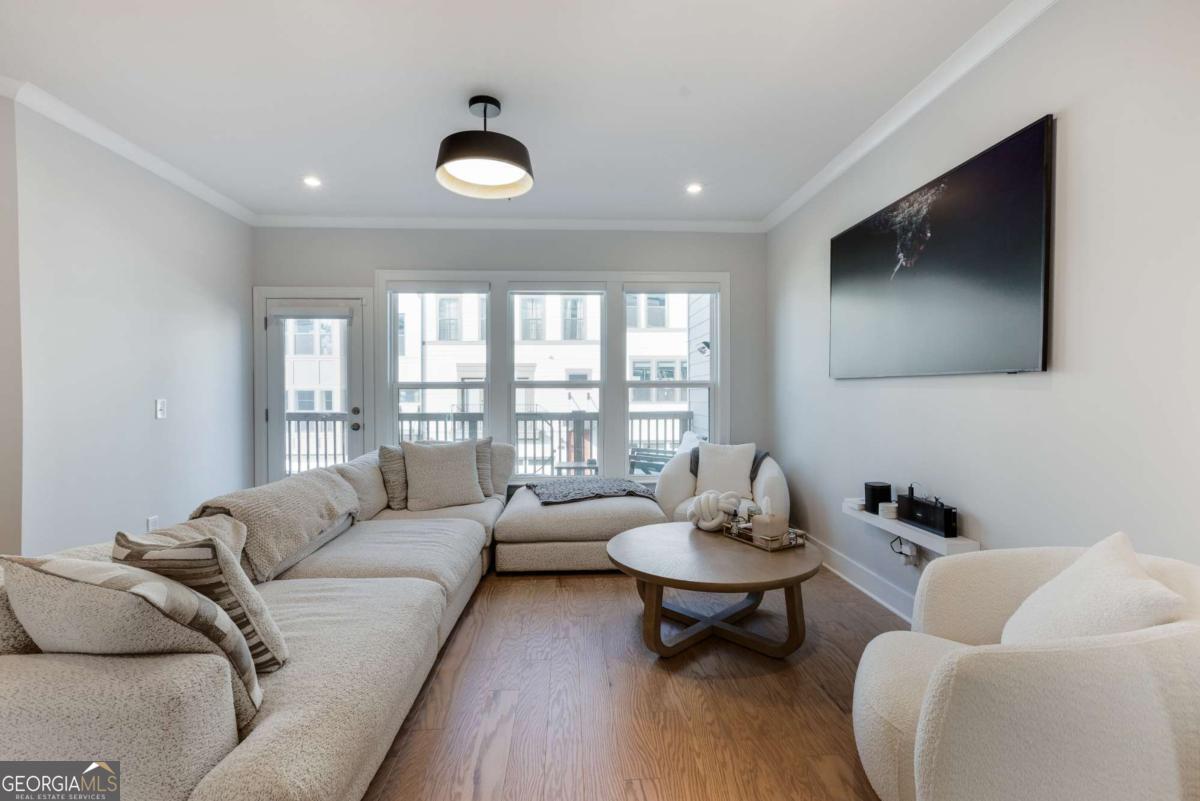 2161 Burnside Drive NW