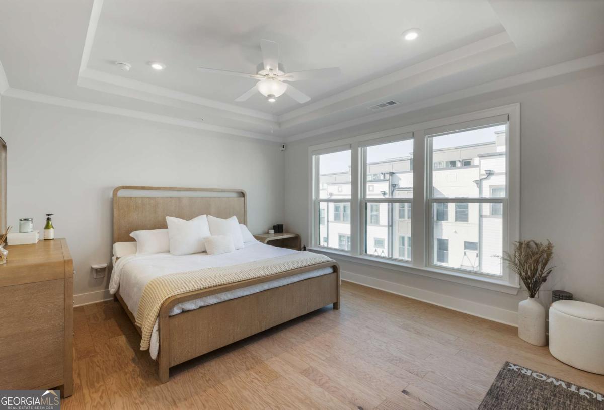 2161 Burnside Drive NW