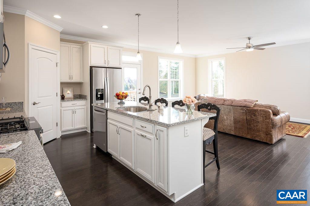 10 BARTHOLOMEW PL Unit: Lot 10