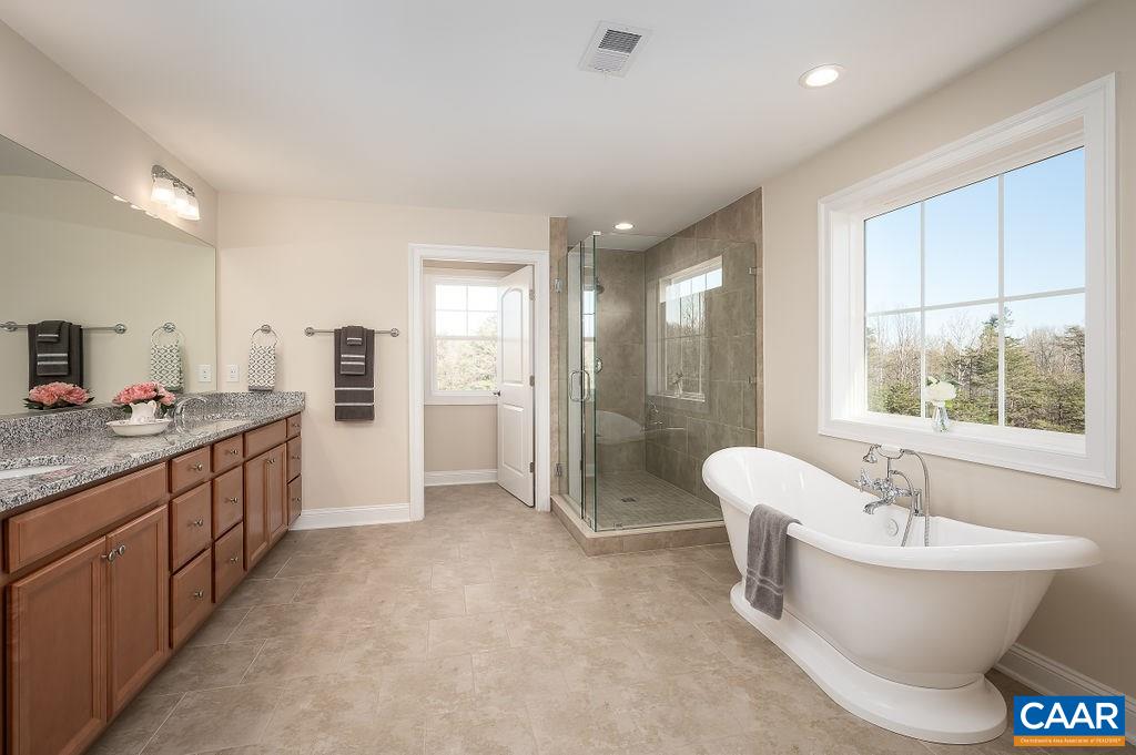 10 BARTHOLOMEW PL Unit: Lot 10