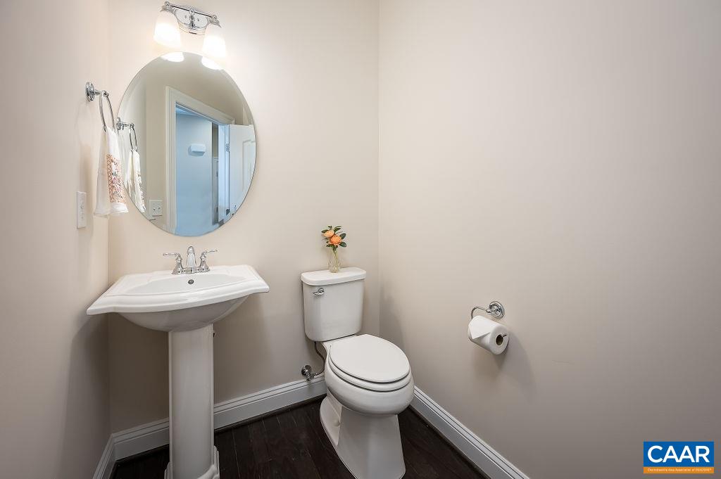 10 BARTHOLOMEW PL Unit: Lot 10