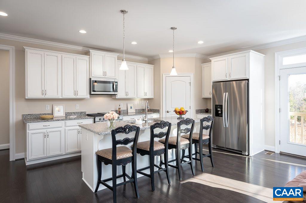 10 BARTHOLOMEW PL Unit: Lot 10