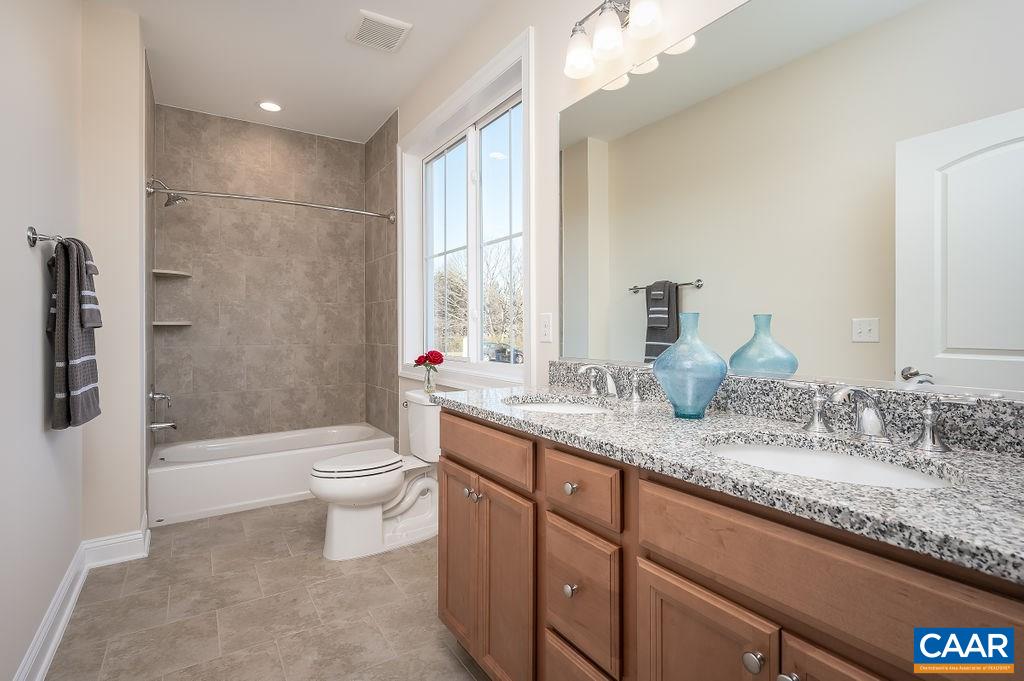 10 BARTHOLOMEW PL Unit: Lot 10