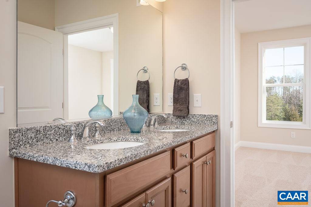10 BARTHOLOMEW PL Unit: Lot 10