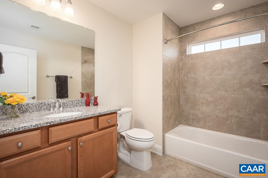 10 BARTHOLOMEW PL Unit: Lot 10