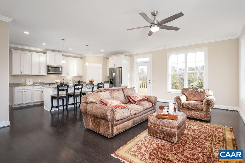 10 BARTHOLOMEW PL Unit: Lot 10