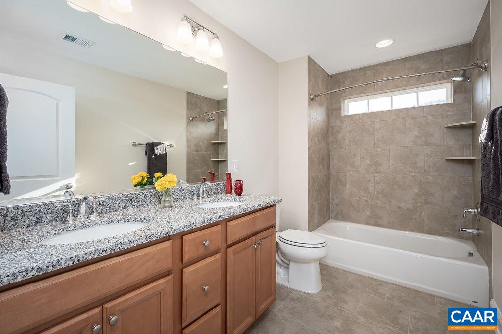 10 BARTHOLOMEW PL Unit: Lot 10