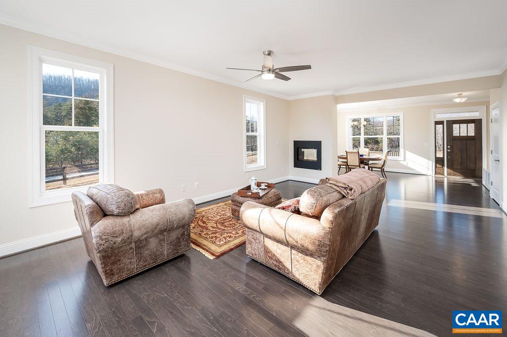 10 BARTHOLOMEW PL Unit: Lot 10