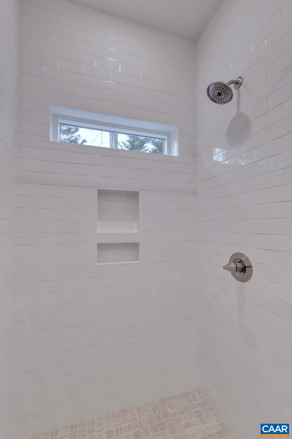 2499 WILTSHIRE CLOSE