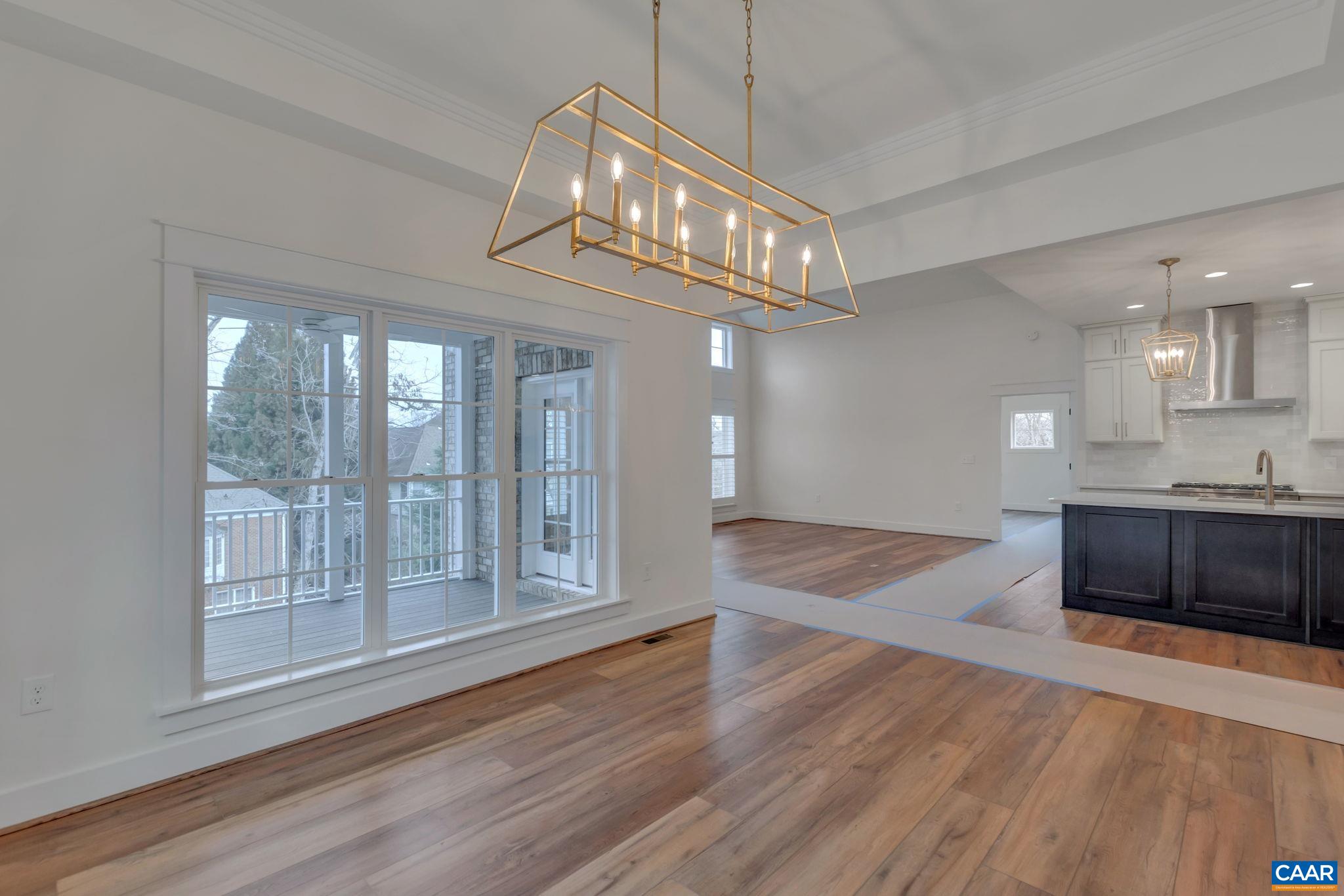 2499 WILTSHIRE CLOSE