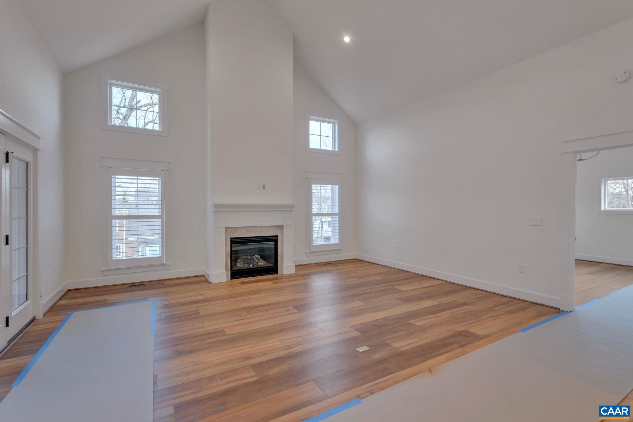2499 WILTSHIRE CLOSE
