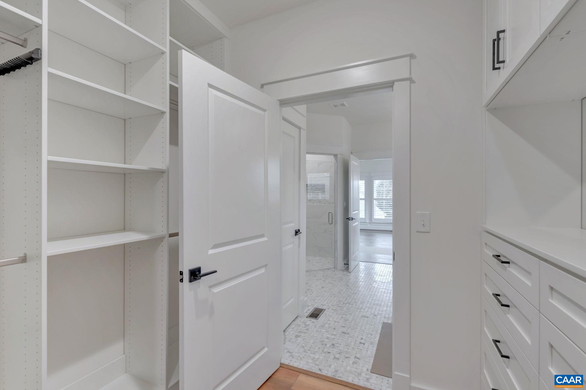 2499 WILTSHIRE CLOSE