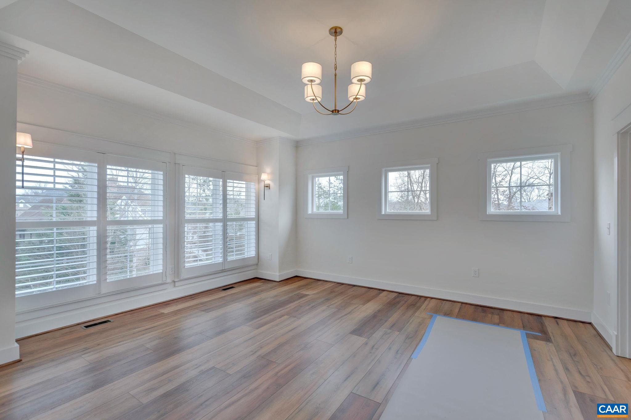 2499 WILTSHIRE CLOSE