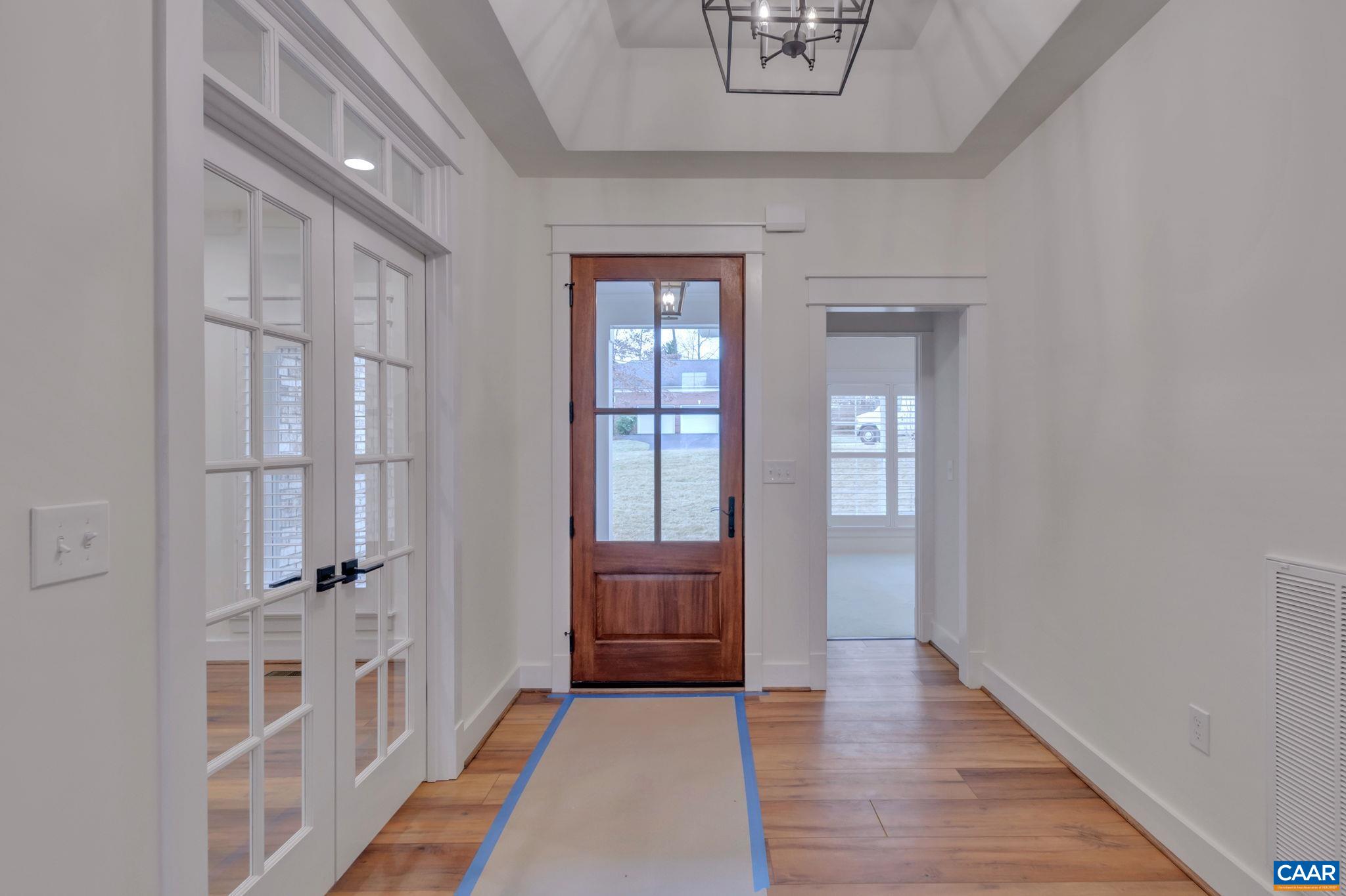 2499 WILTSHIRE CLOSE