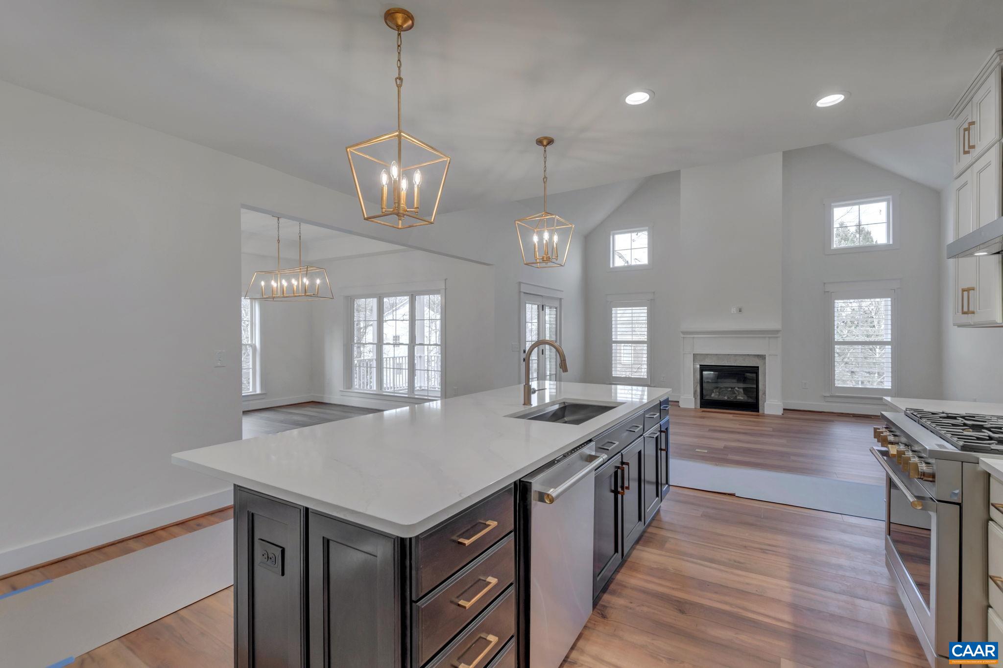 2499 WILTSHIRE CLOSE