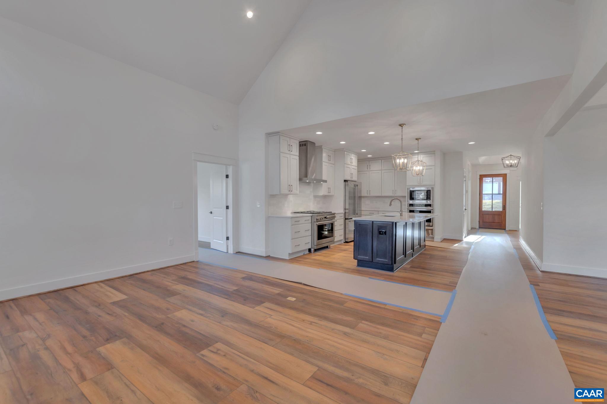 2499 WILTSHIRE CLOSE