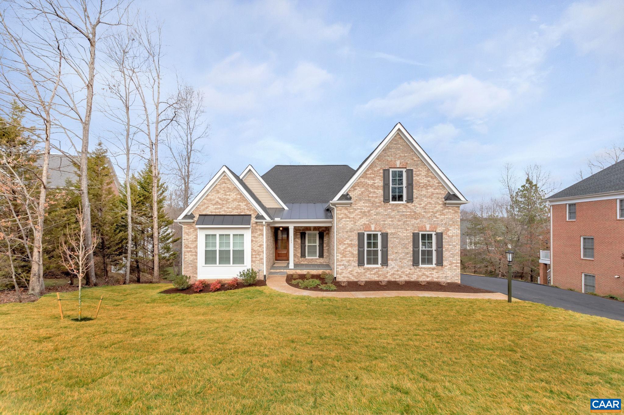 2499 WILTSHIRE CLOSE