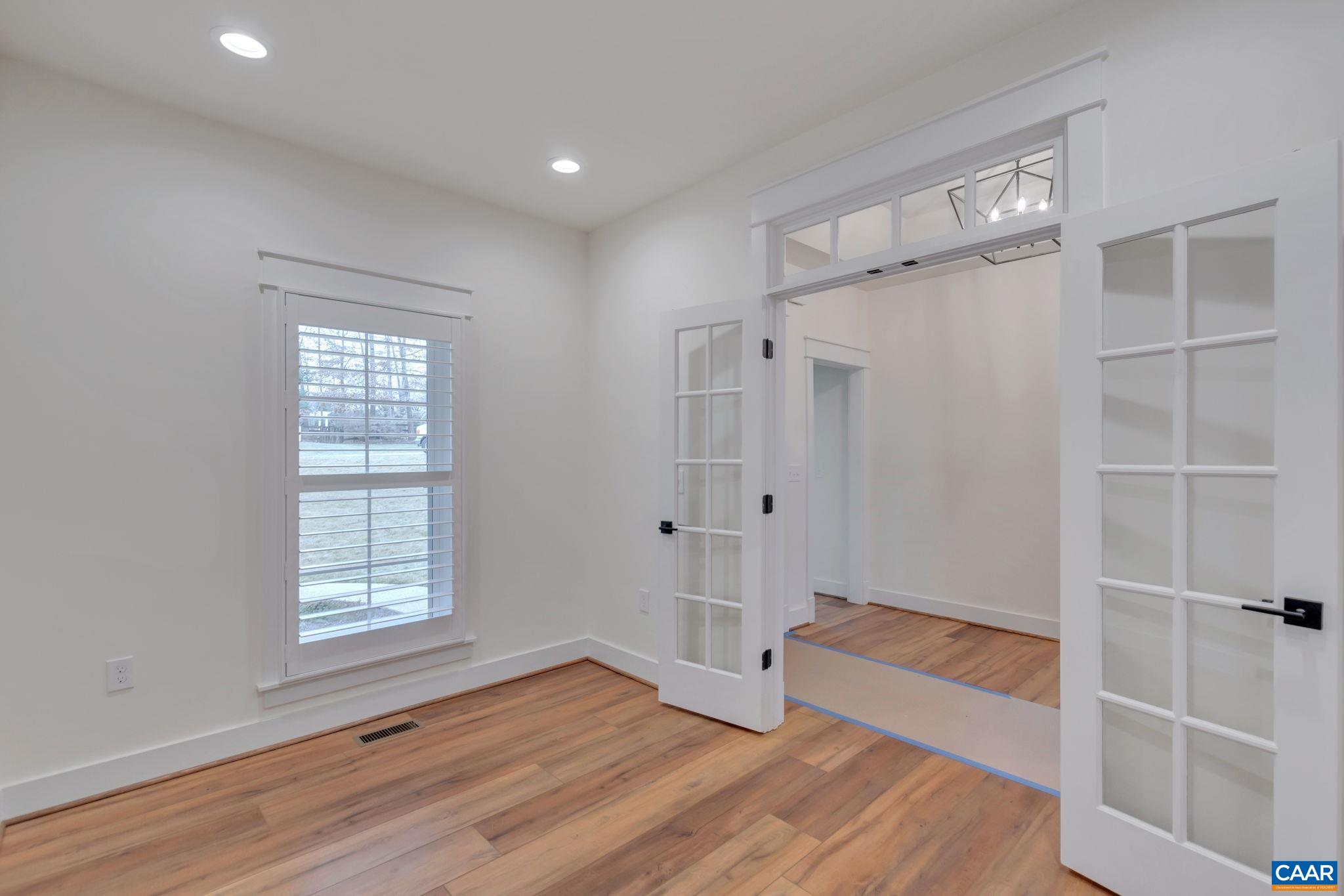 2499 WILTSHIRE CLOSE