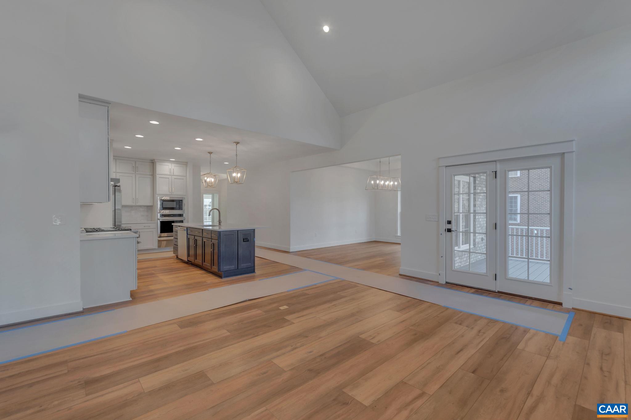 2499 WILTSHIRE CLOSE