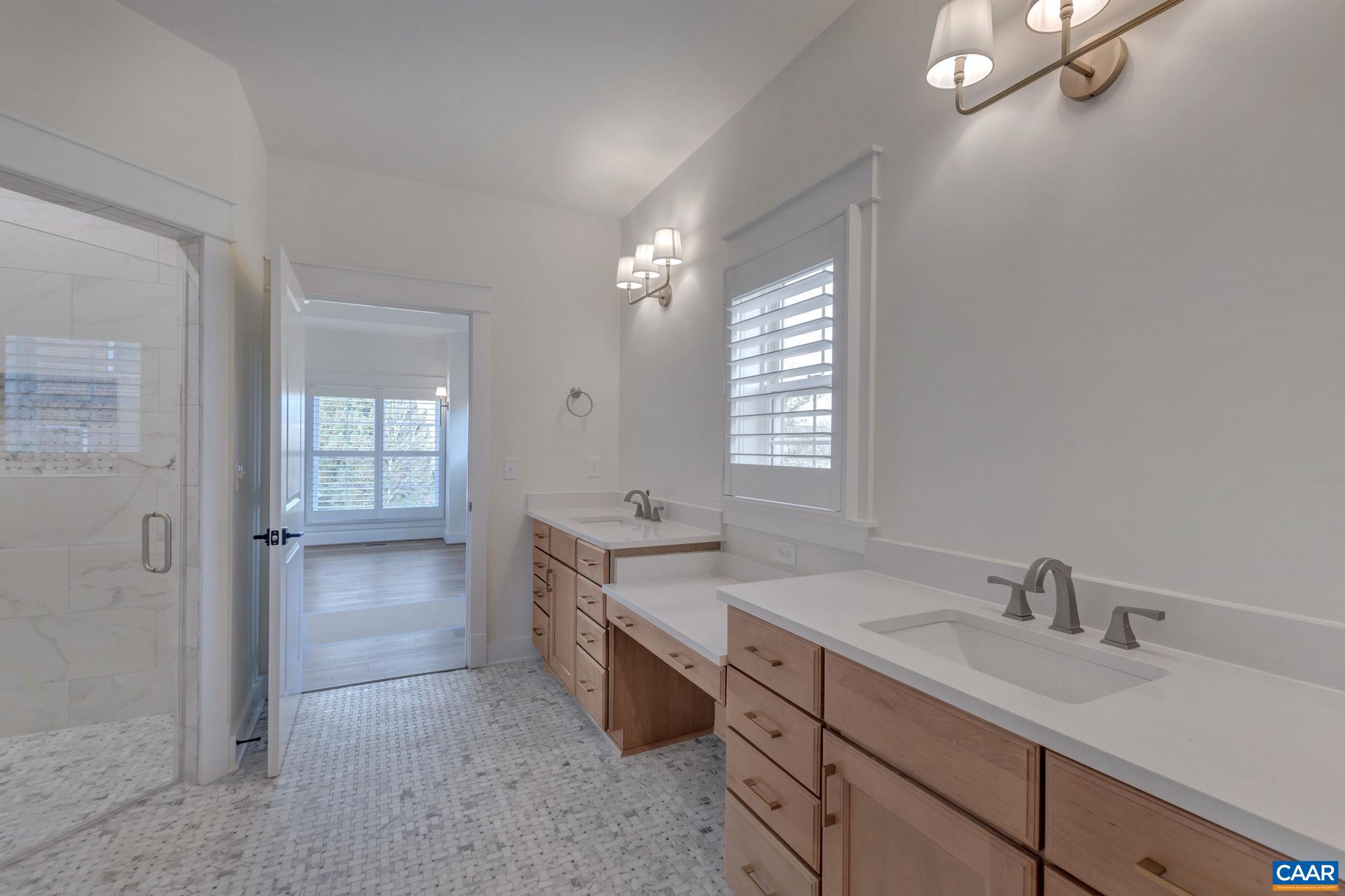 2499 WILTSHIRE CLOSE