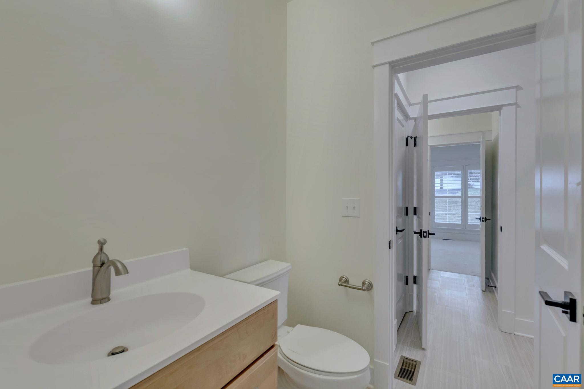 2499 WILTSHIRE CLOSE