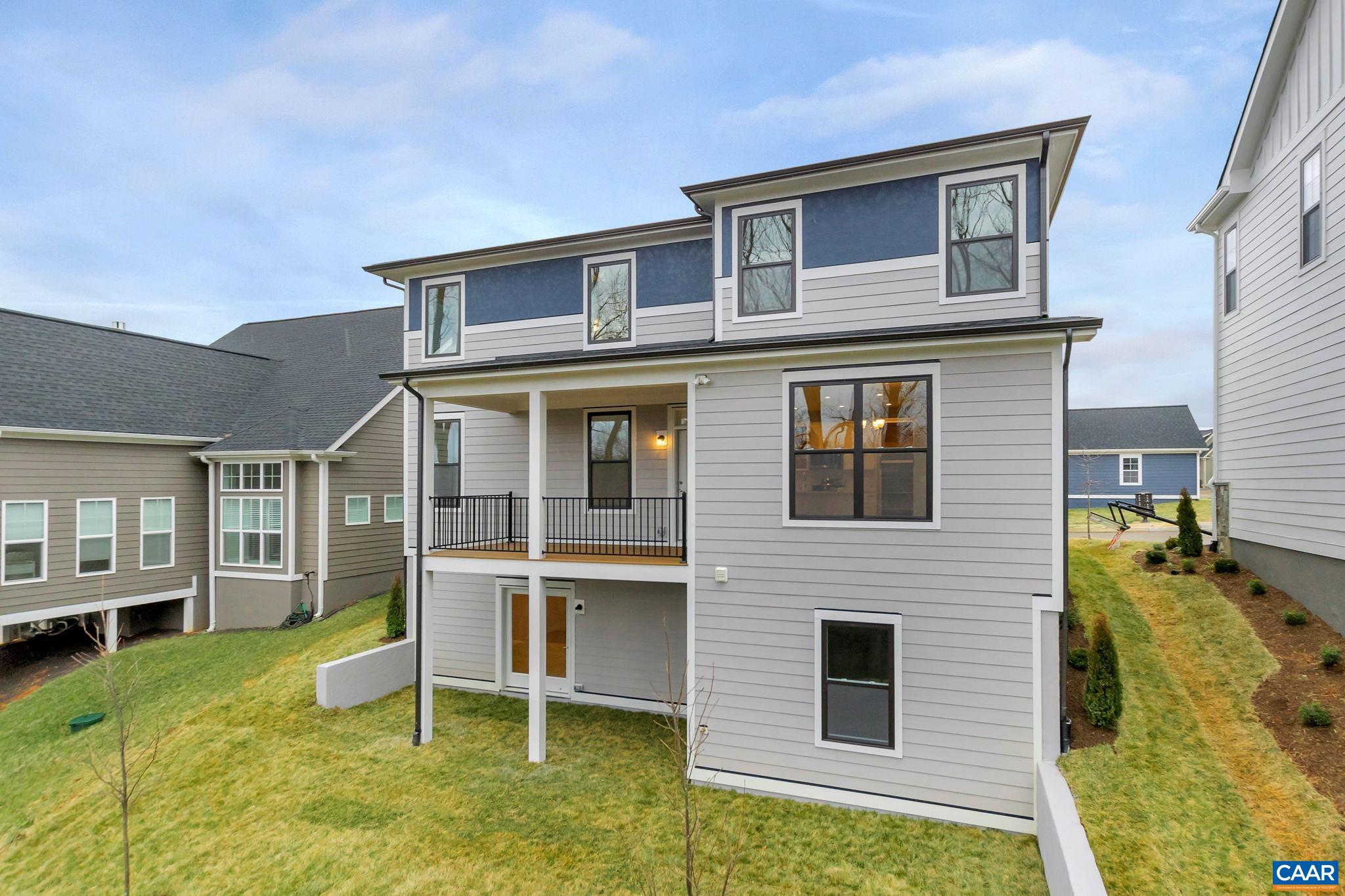 222 BISHOPGATE LN