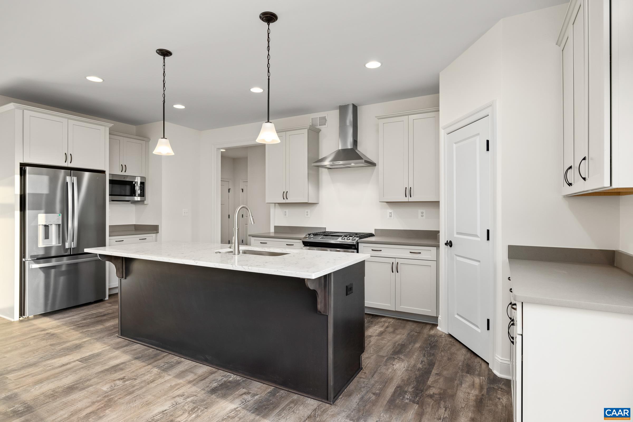 41 BARTHOLOMEW PL Unit: Lot 8