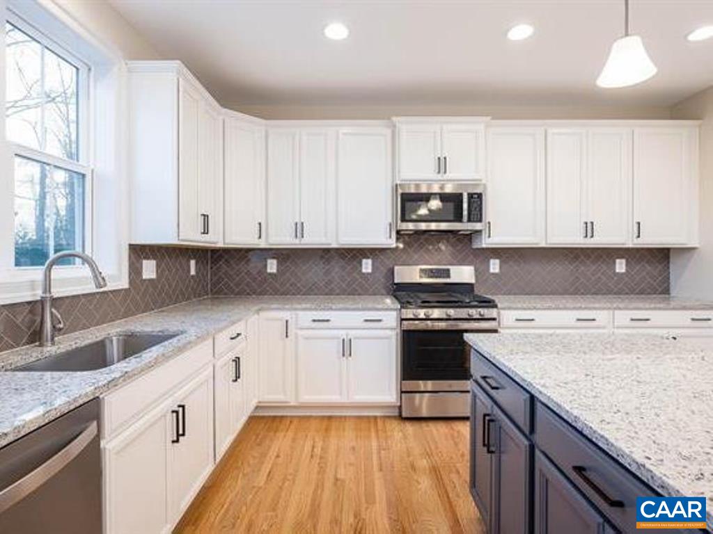 9 BARTHOLOMEW PL Unit: Lot 9