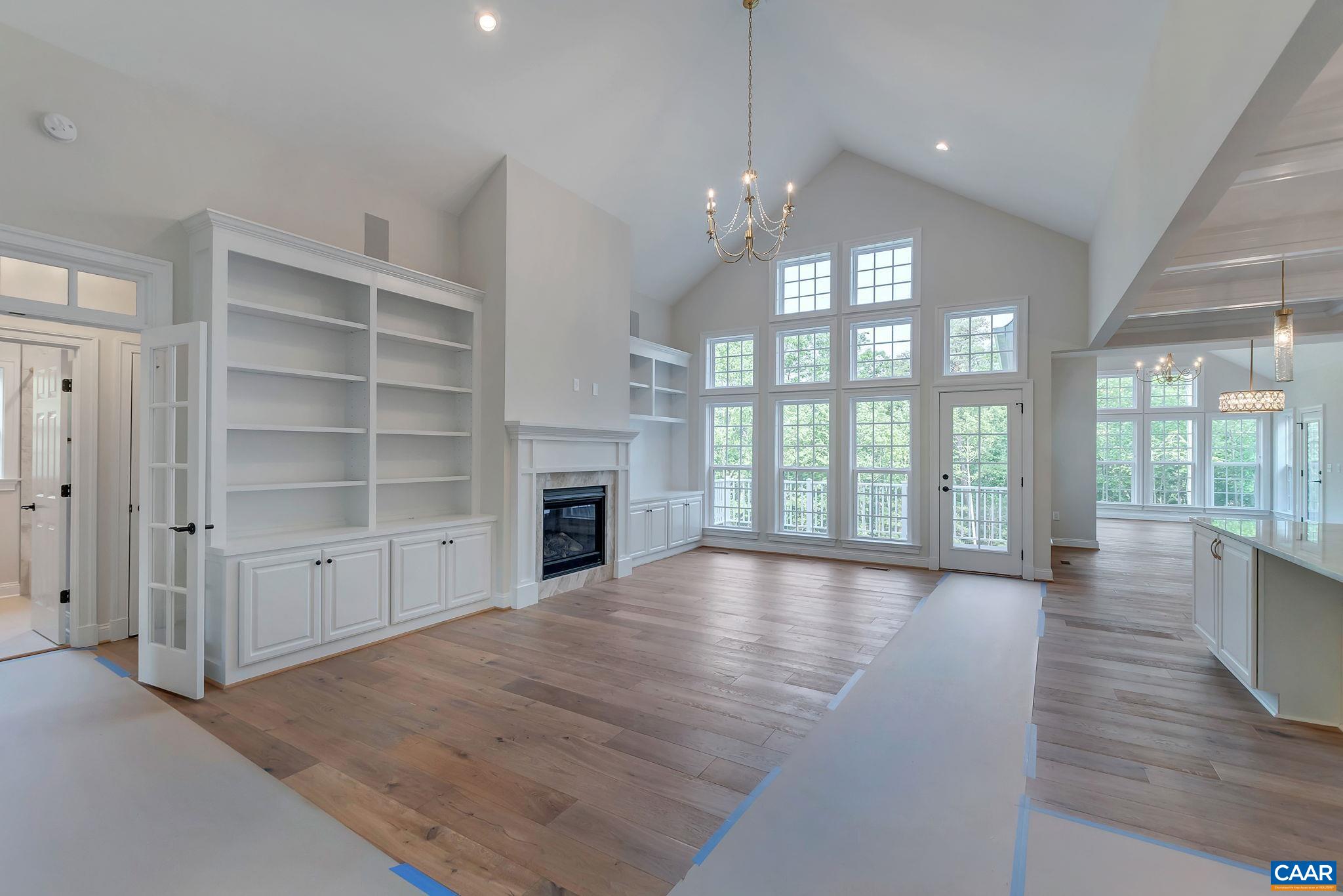 2104 FARRINGDON RD