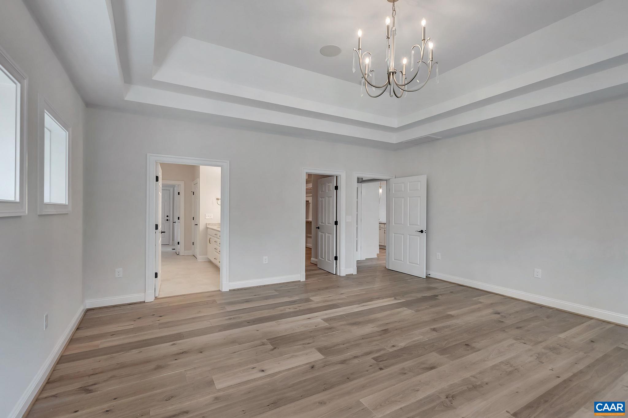 2104 FARRINGDON RD