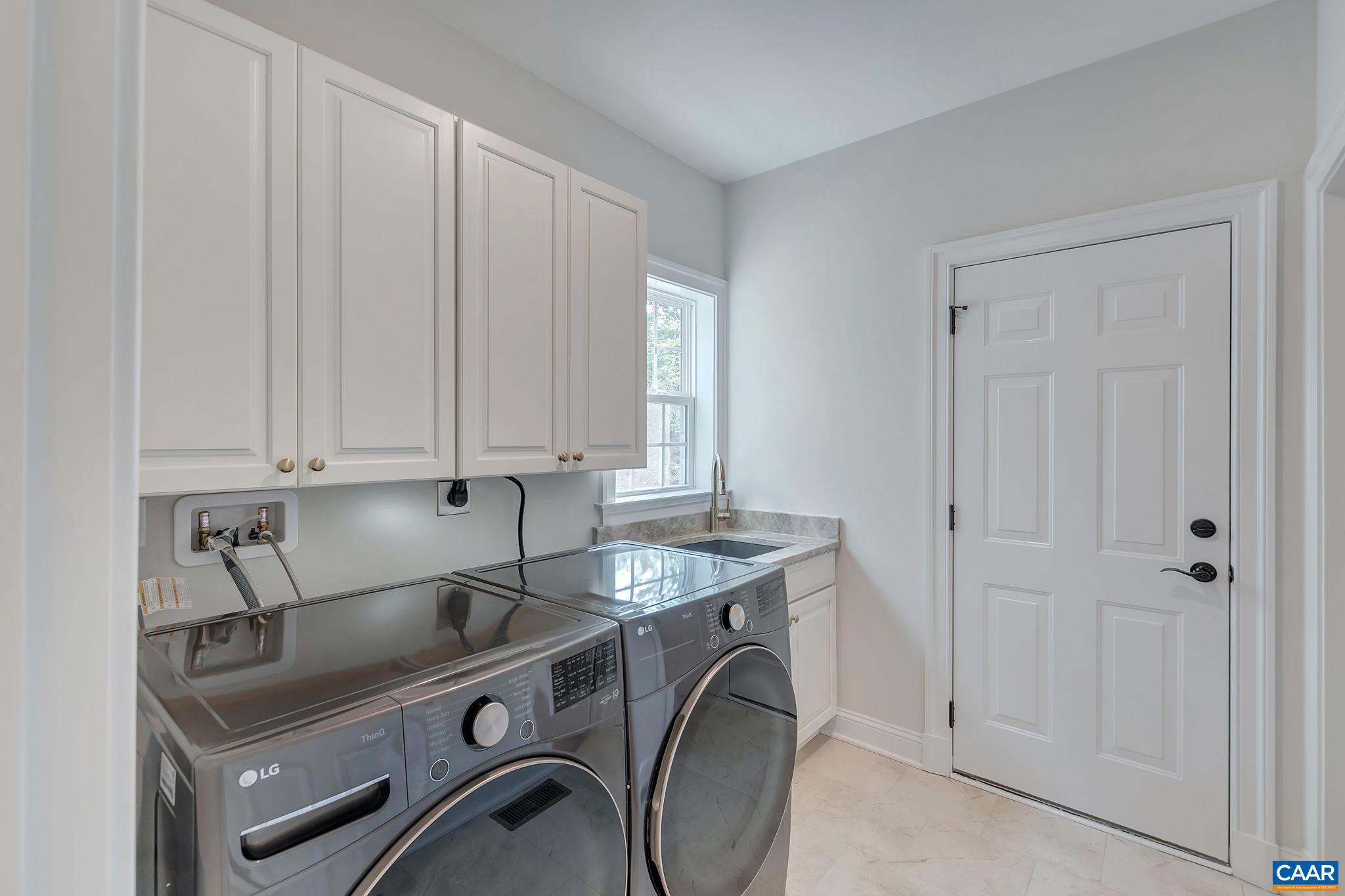 2104 FARRINGDON RD