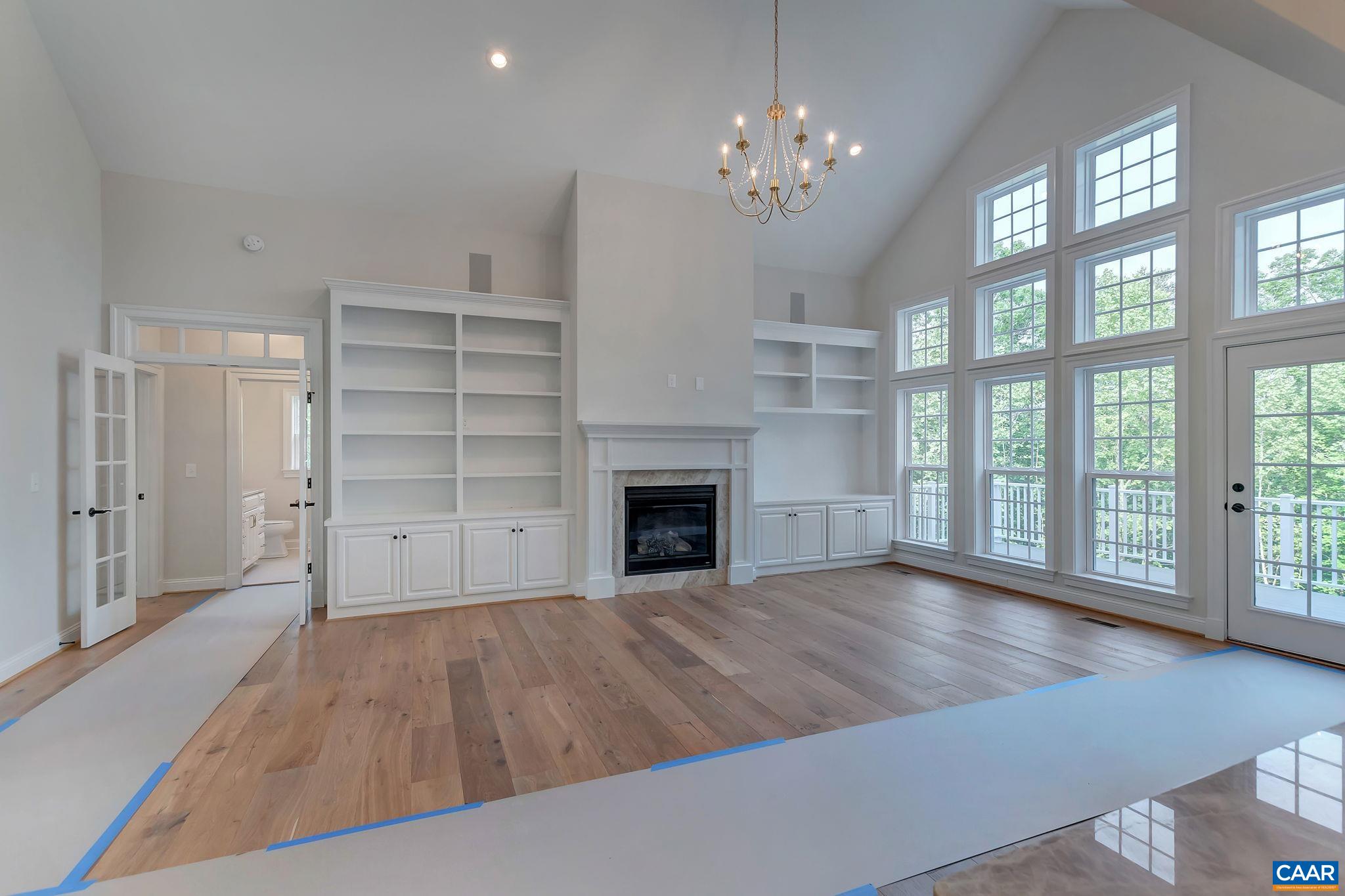 2104 FARRINGDON RD