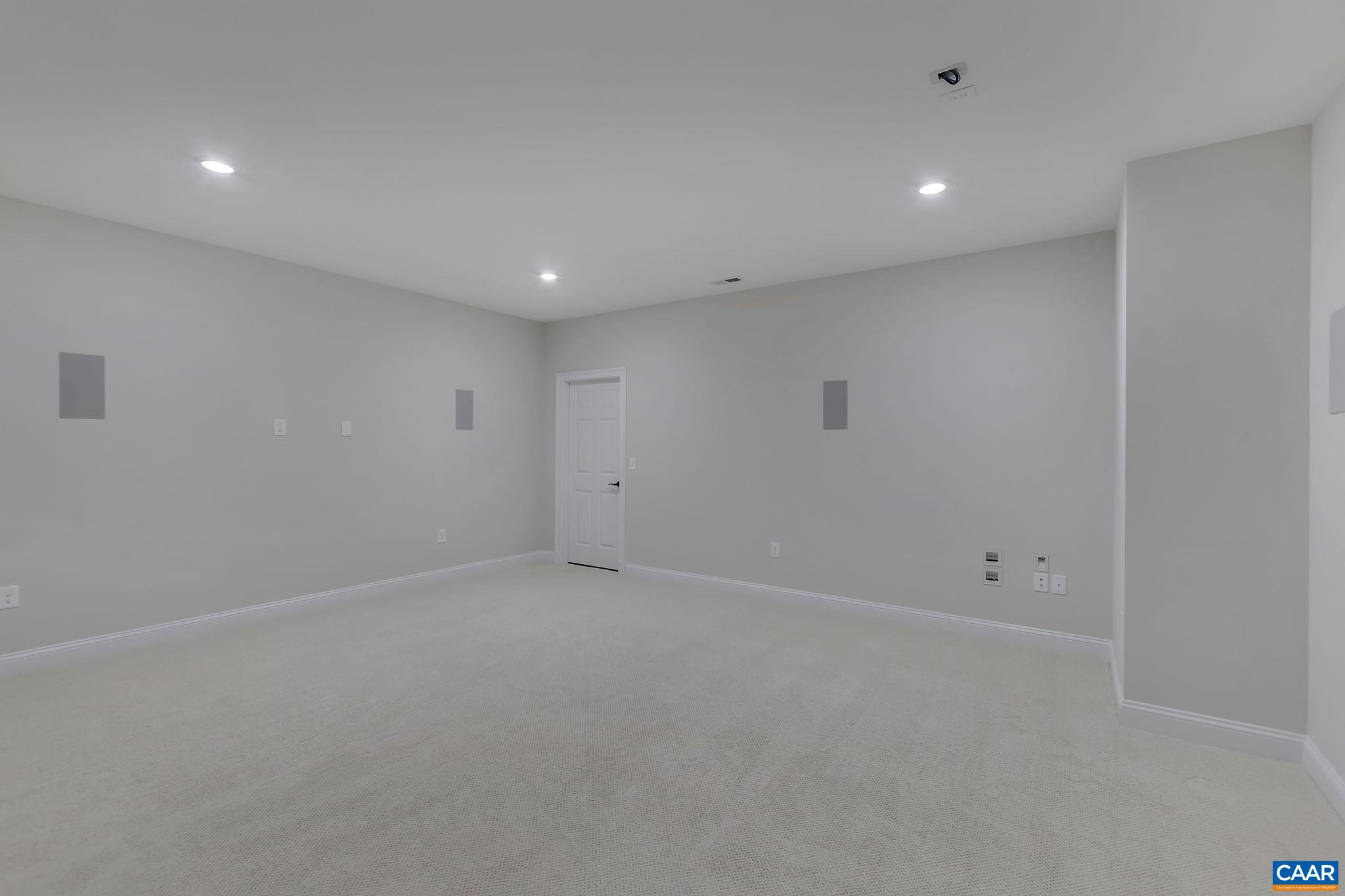 2104 FARRINGDON RD