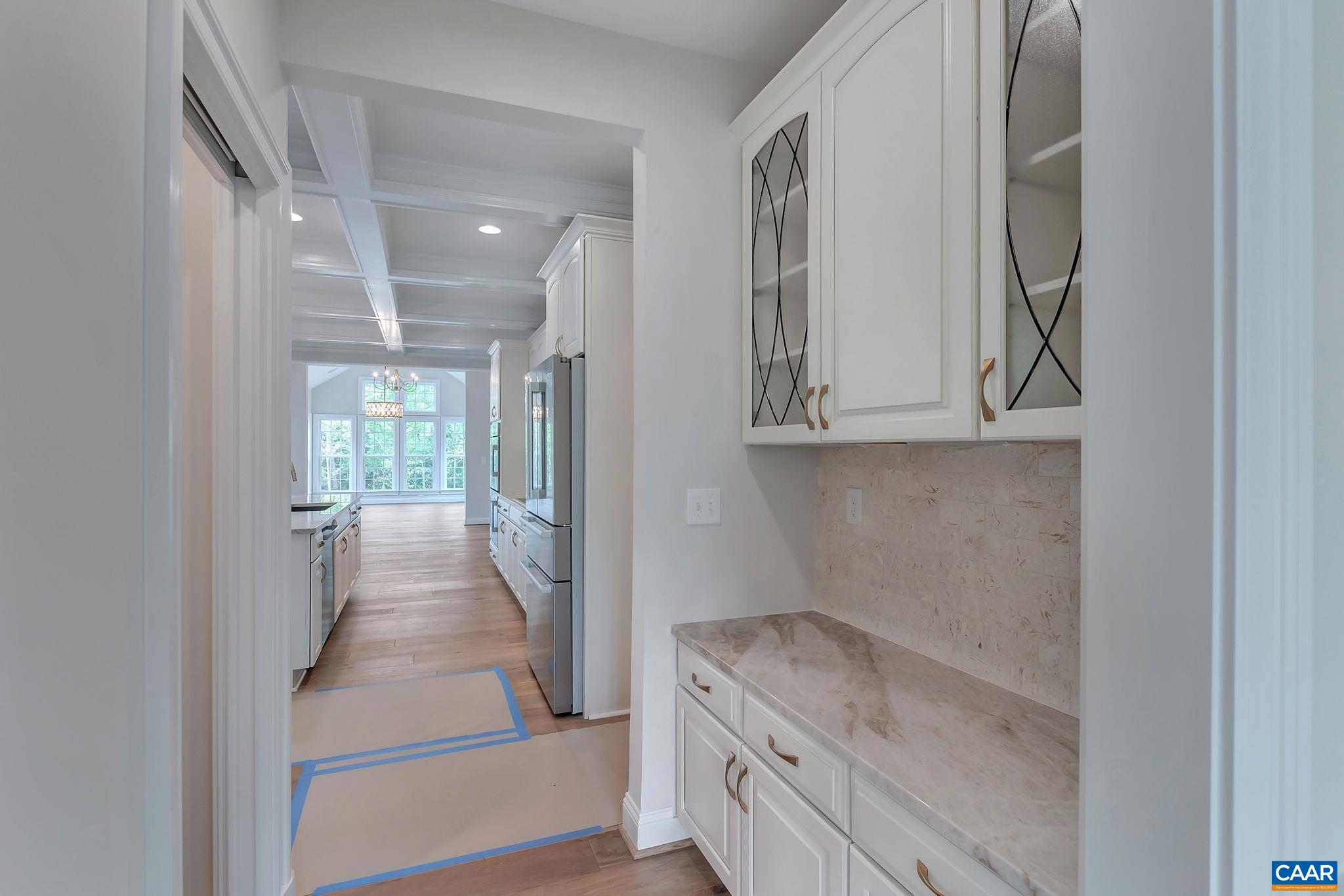 2104 FARRINGDON RD