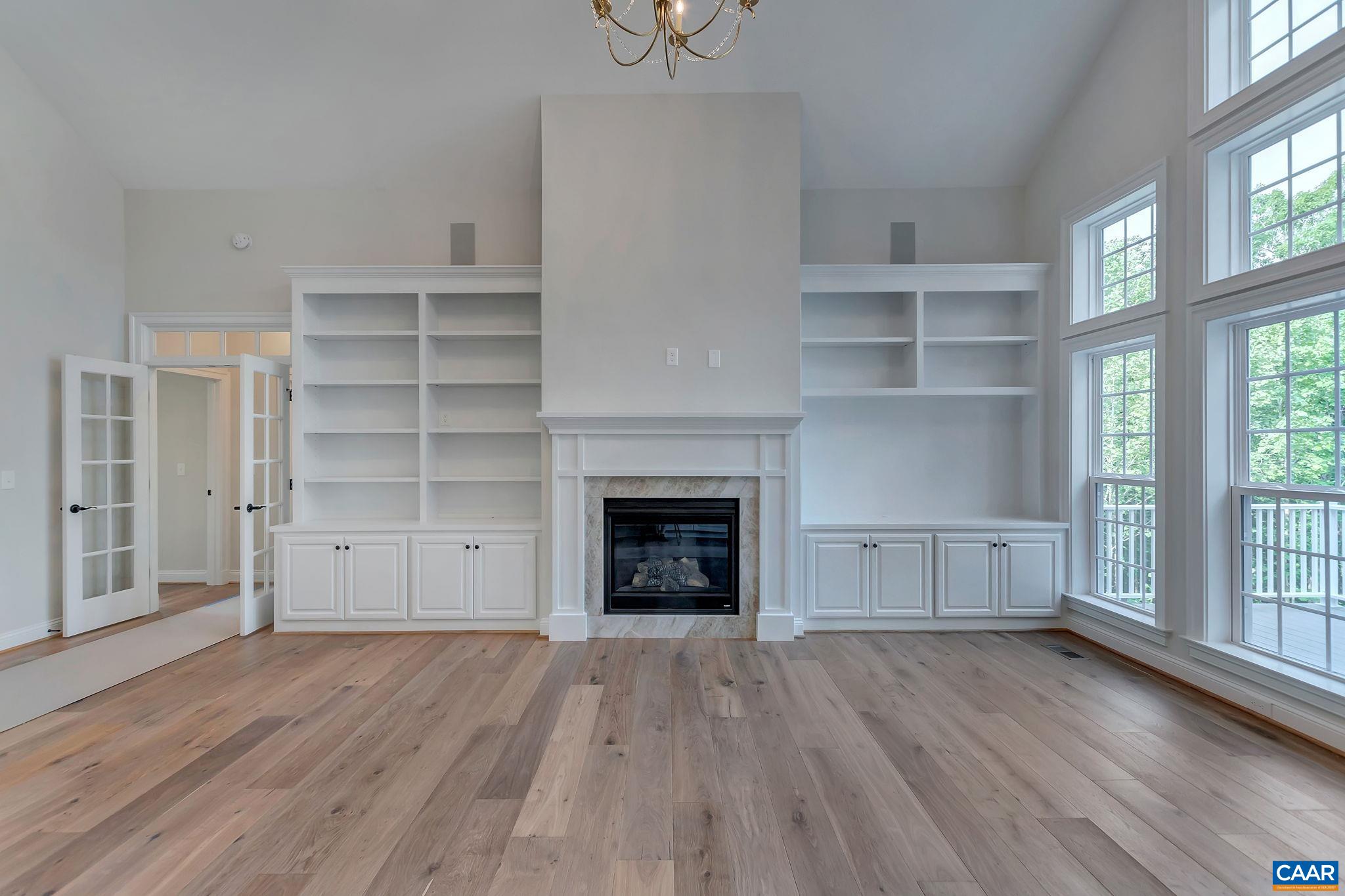 2104 FARRINGDON RD