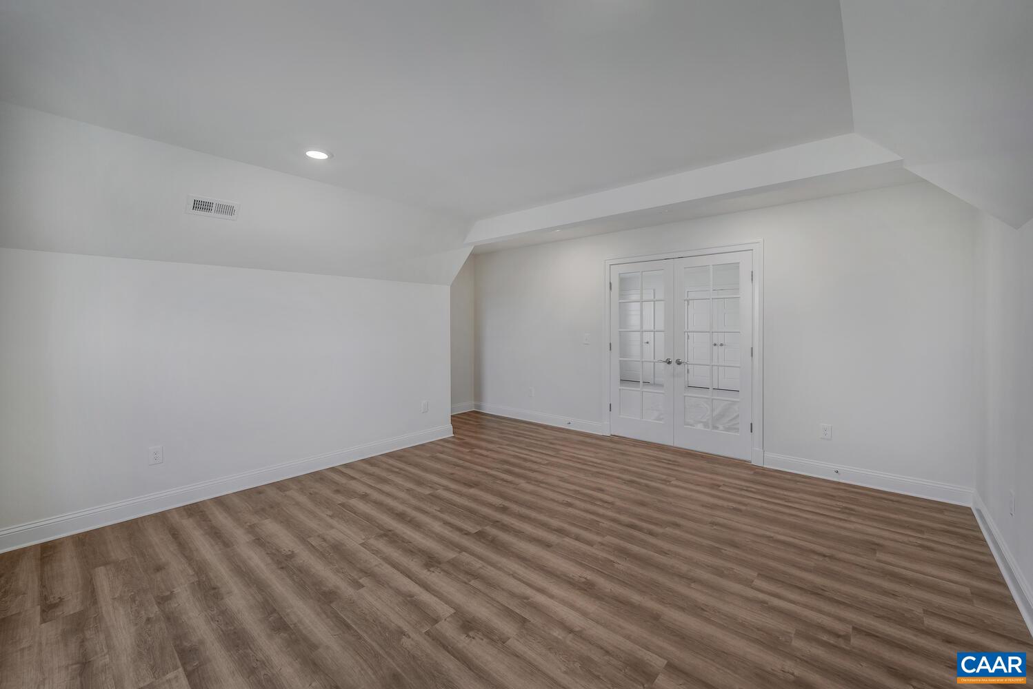 51 INDIAN RIDGE DR