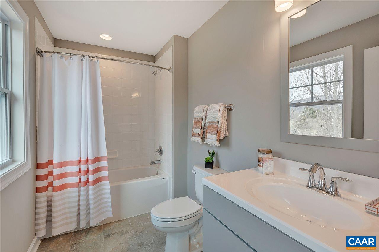 3568 THICKET RUN PL