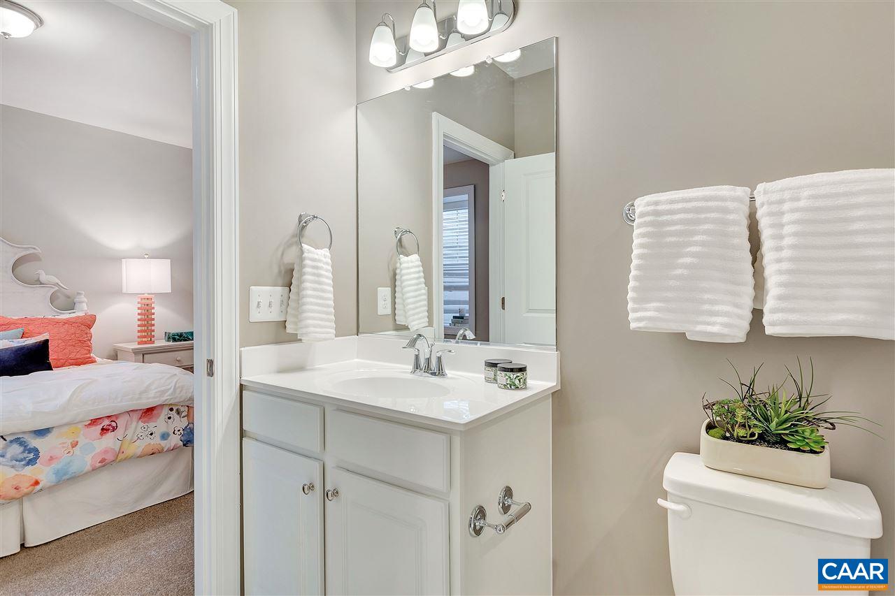 3568 THICKET RUN PL