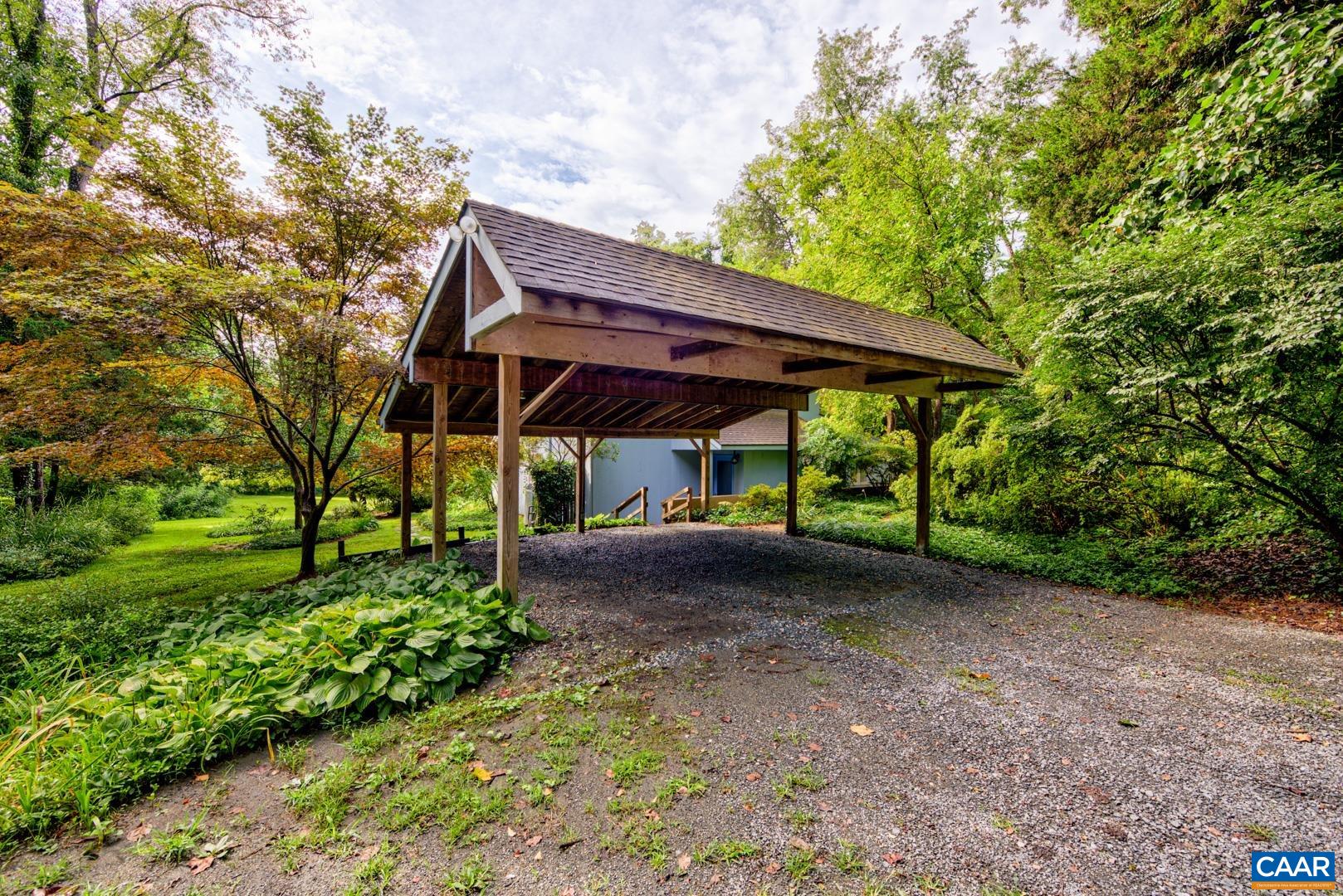 305 CEDAR BLUFF RD