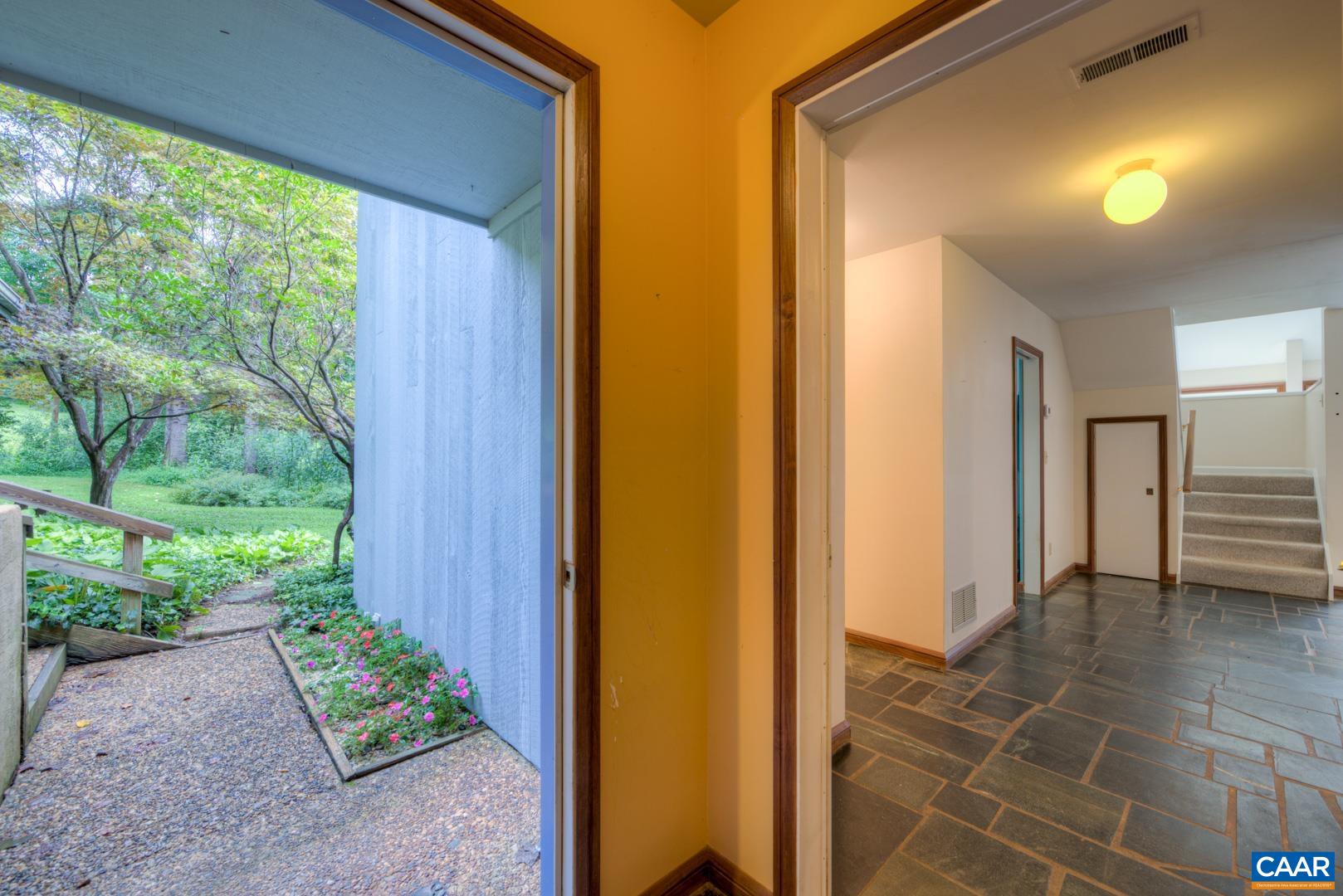 305 CEDAR BLUFF RD