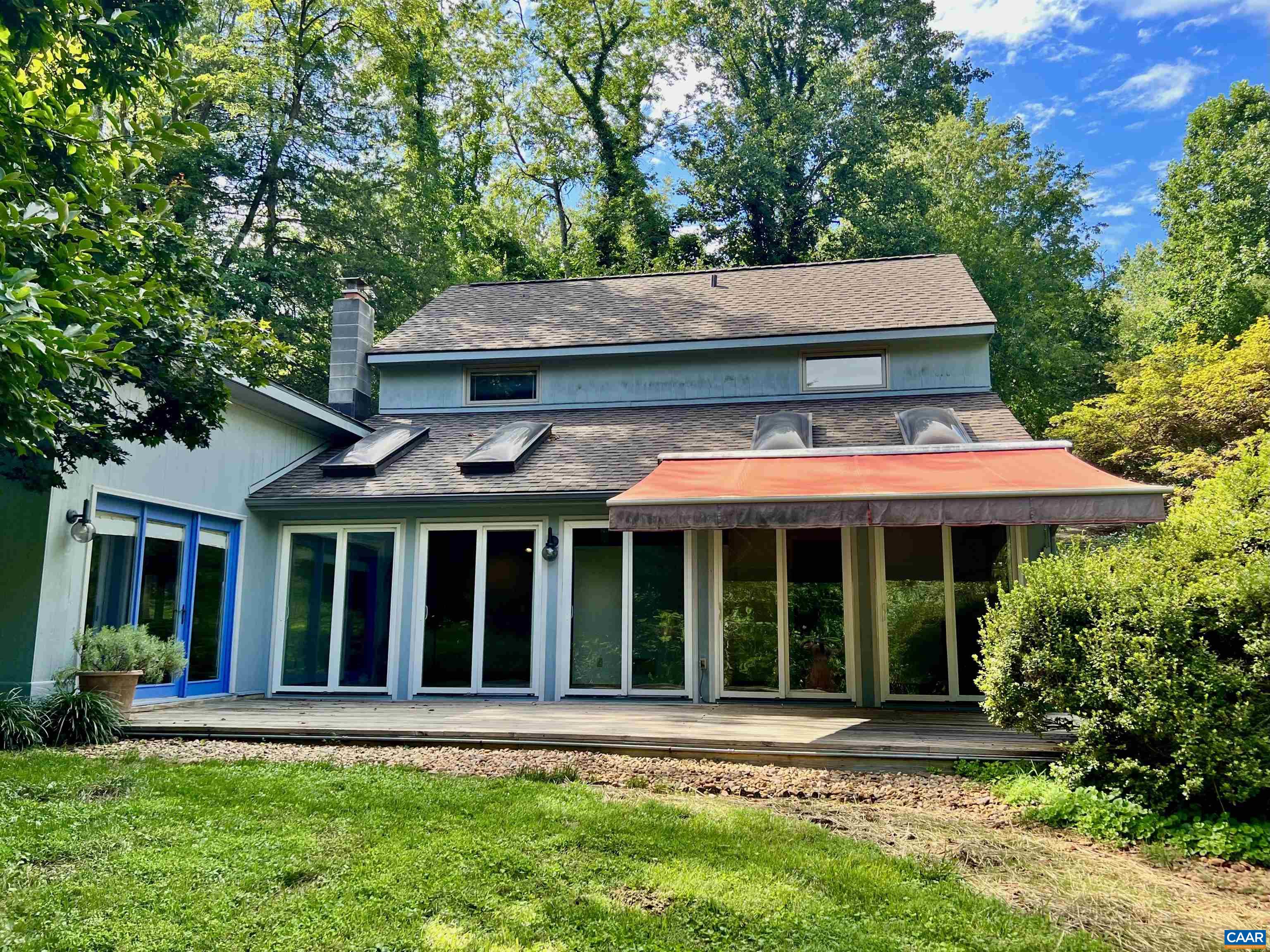 305 CEDAR BLUFF RD