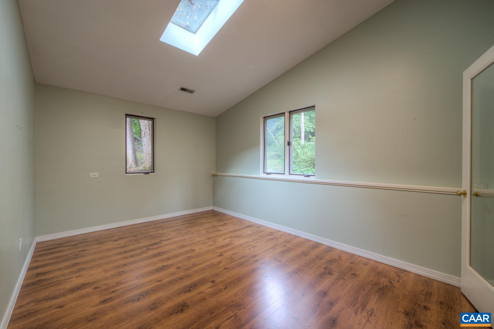 305 CEDAR BLUFF RD