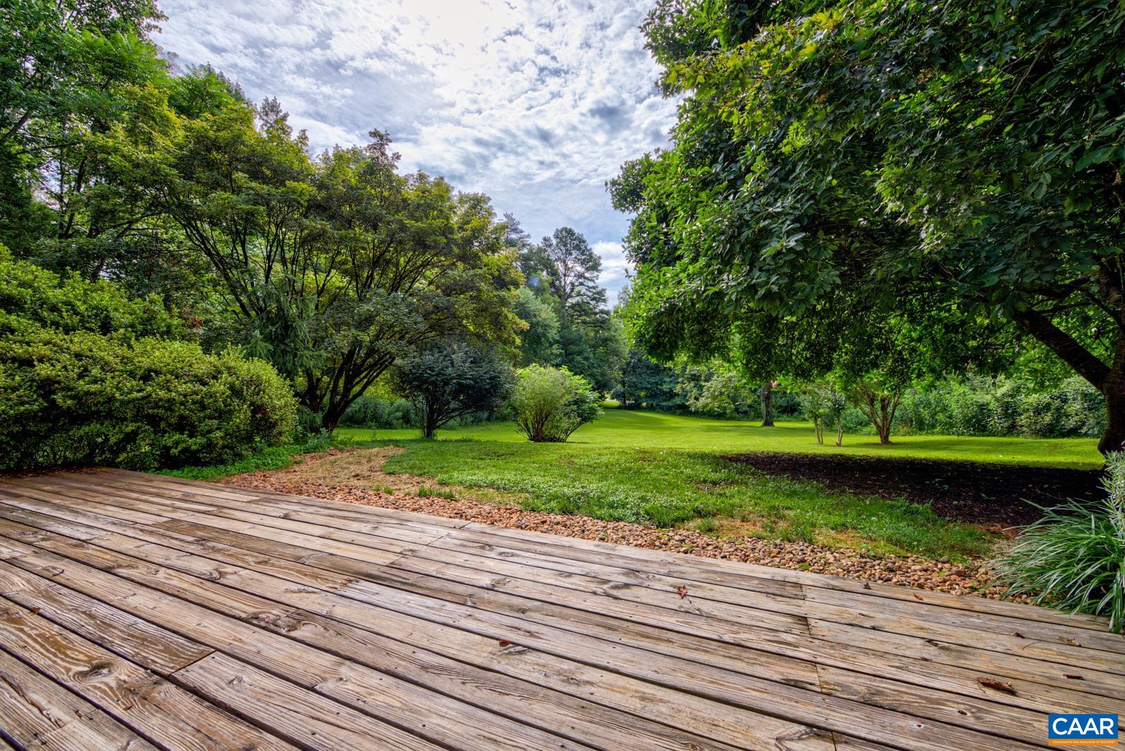 305 CEDAR BLUFF RD